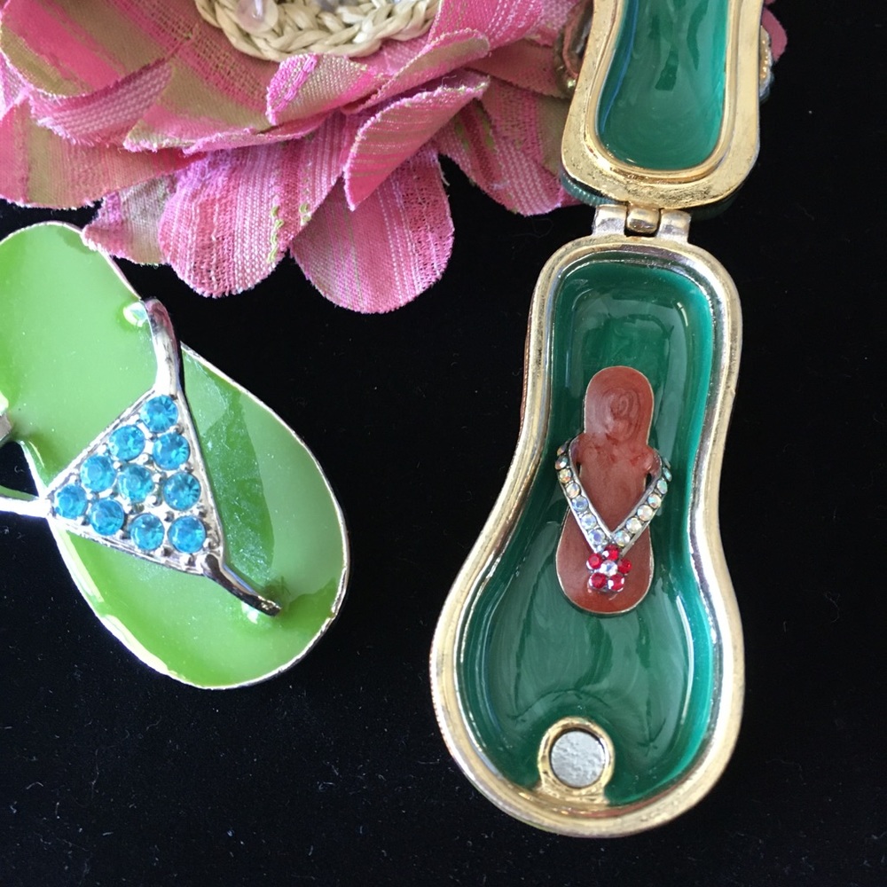 Monet Flip Flop Charm Jewelry Flip Flop Brooch/Box